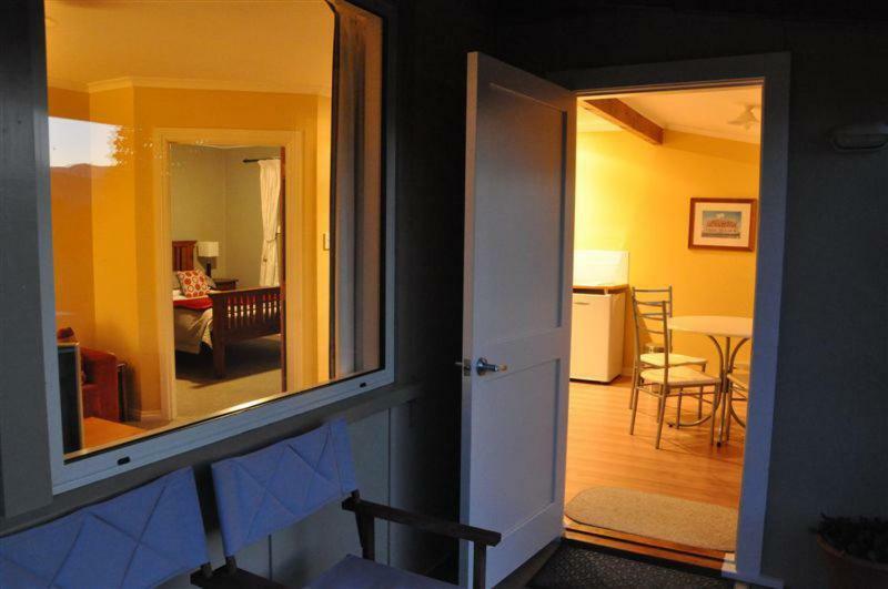 Blue Thistle Cottages Te Anau Zewnętrze zdjęcie