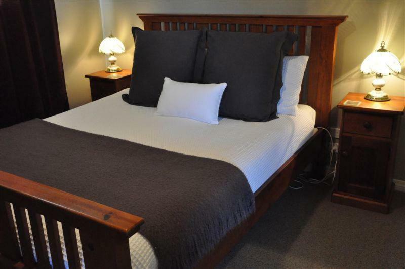 Blue Thistle Cottages Te Anau Zewnętrze zdjęcie